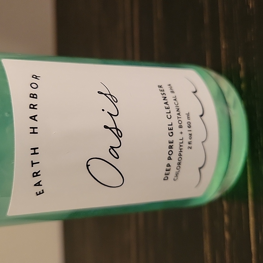 Oasis Deep Pore Cleanser - Picture 3 of 3